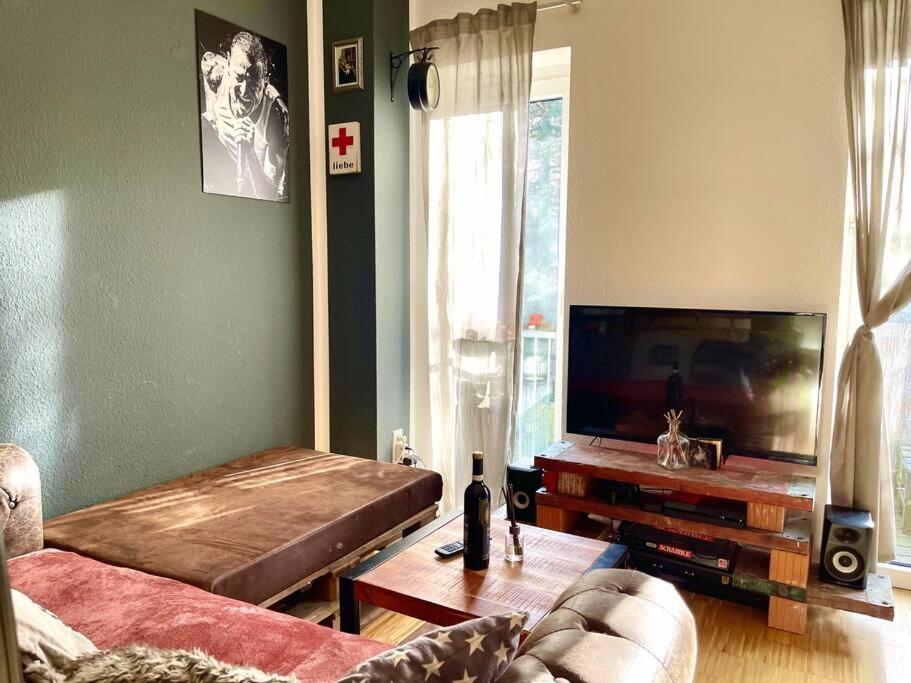 - Chilliges Zimmer In Dusseldorf Mit Balkon & Kuche; Big Tv And Bed - Eksteriør bilde